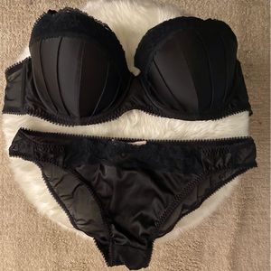 EUC Stella McCartney 36DD bra / L Panty “Penny Buzzing” set